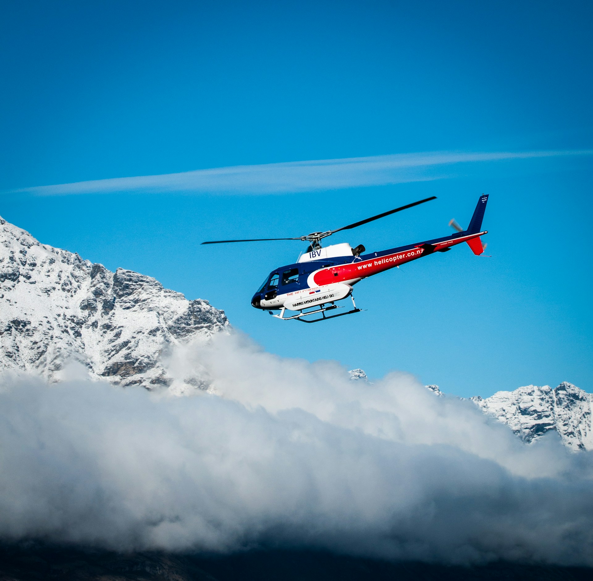 Queenstown · Melanie Dretvic / Unsplash